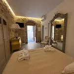 Angelica's House * Noto